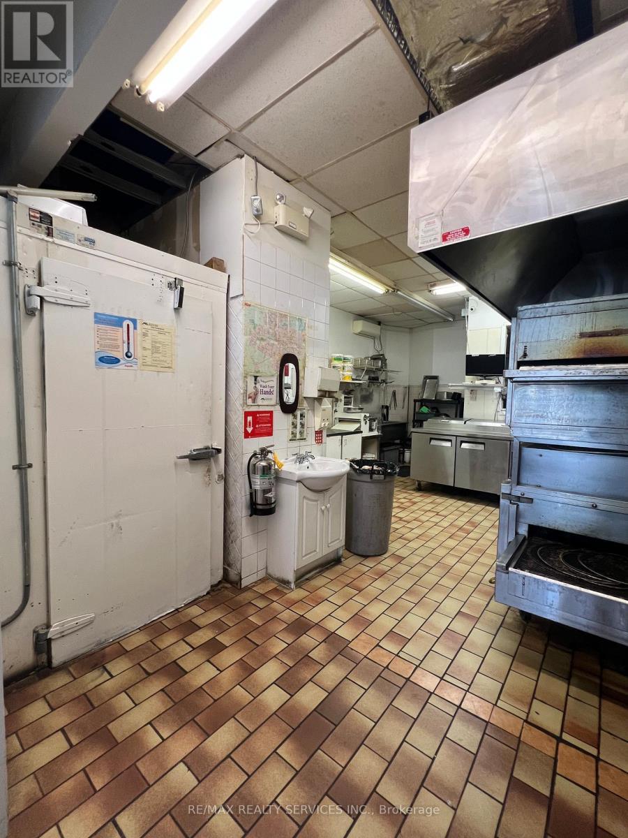 243 Wharncliffe Road N, London North, ON