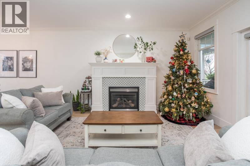 6 13160 Princess Street, Richmond, BC - Indoor Photo Showing Living Room With Fireplace