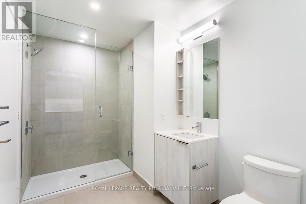 4110 - 7890 Jane Street, Vaughan, ON - Indoor Photo Showing Bathroom