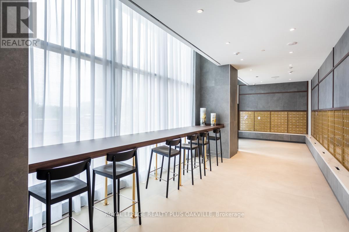 4110 - 7890 Jane Street, Vaughan, ON - Indoor Photo Showing Other Room