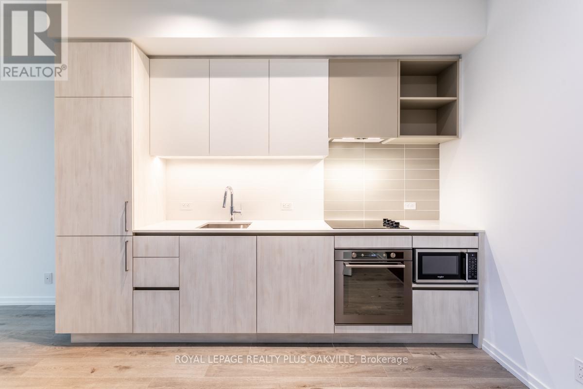 4110 - 7890 Jane Street, Vaughan, ON - Indoor Photo Showing Kitchen