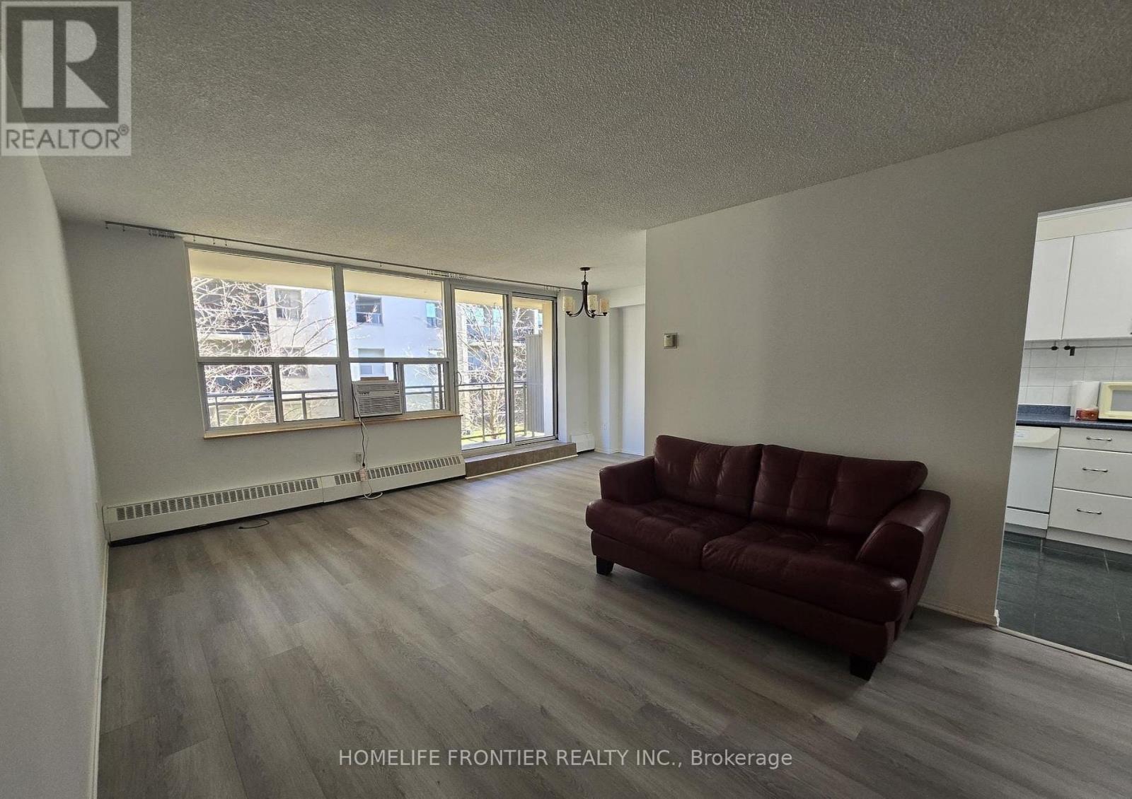 205 - 180 Dudley Avenue, Markham, ON - Indoor Photo Showing Living Room