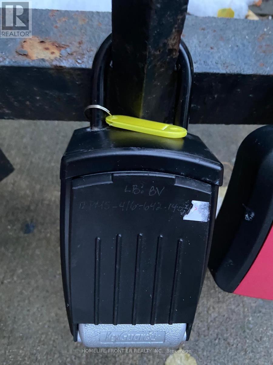 205 - 180 Dudley Avenue, Markham, ON - Outdoor