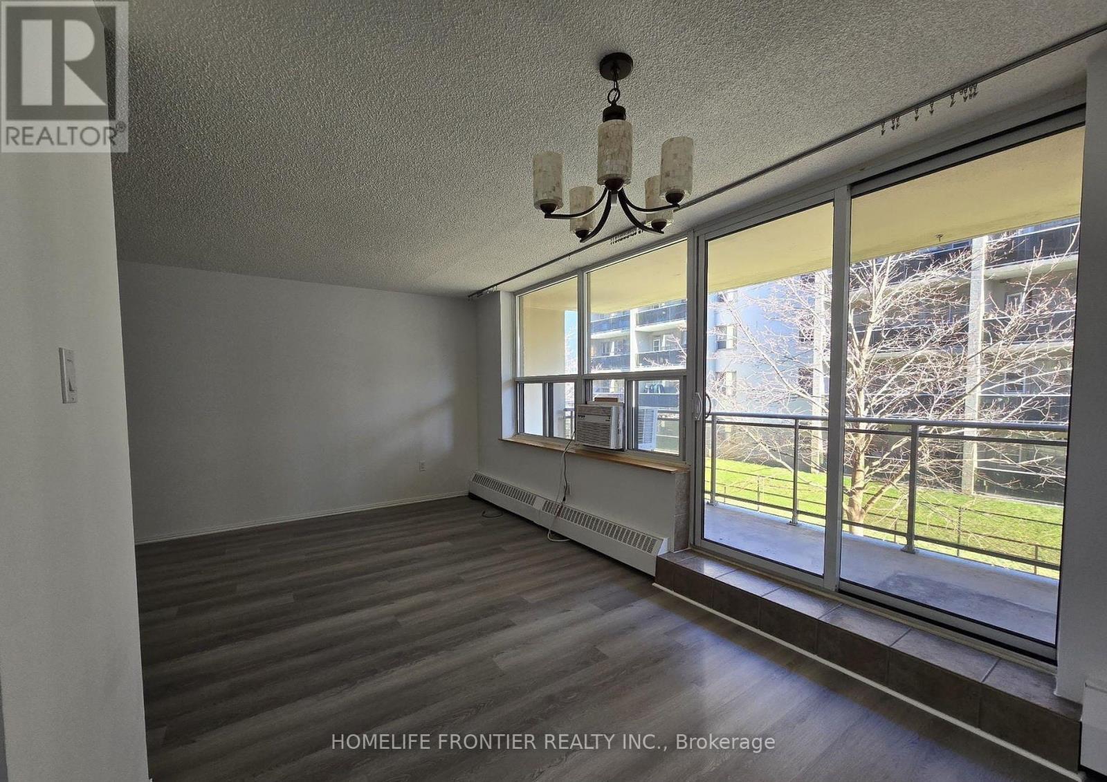 205 - 180 Dudley Avenue, Markham, ON - With Balcony