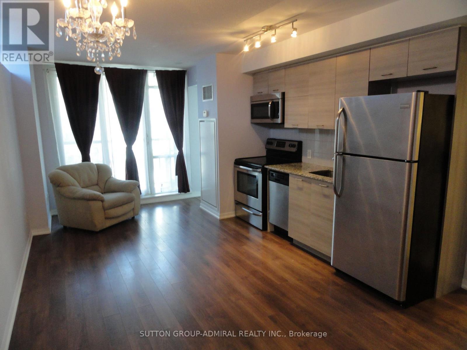 702 - 20 Joe Shuster Way, Toronto, ON - Indoor Photo Showing Kitchen