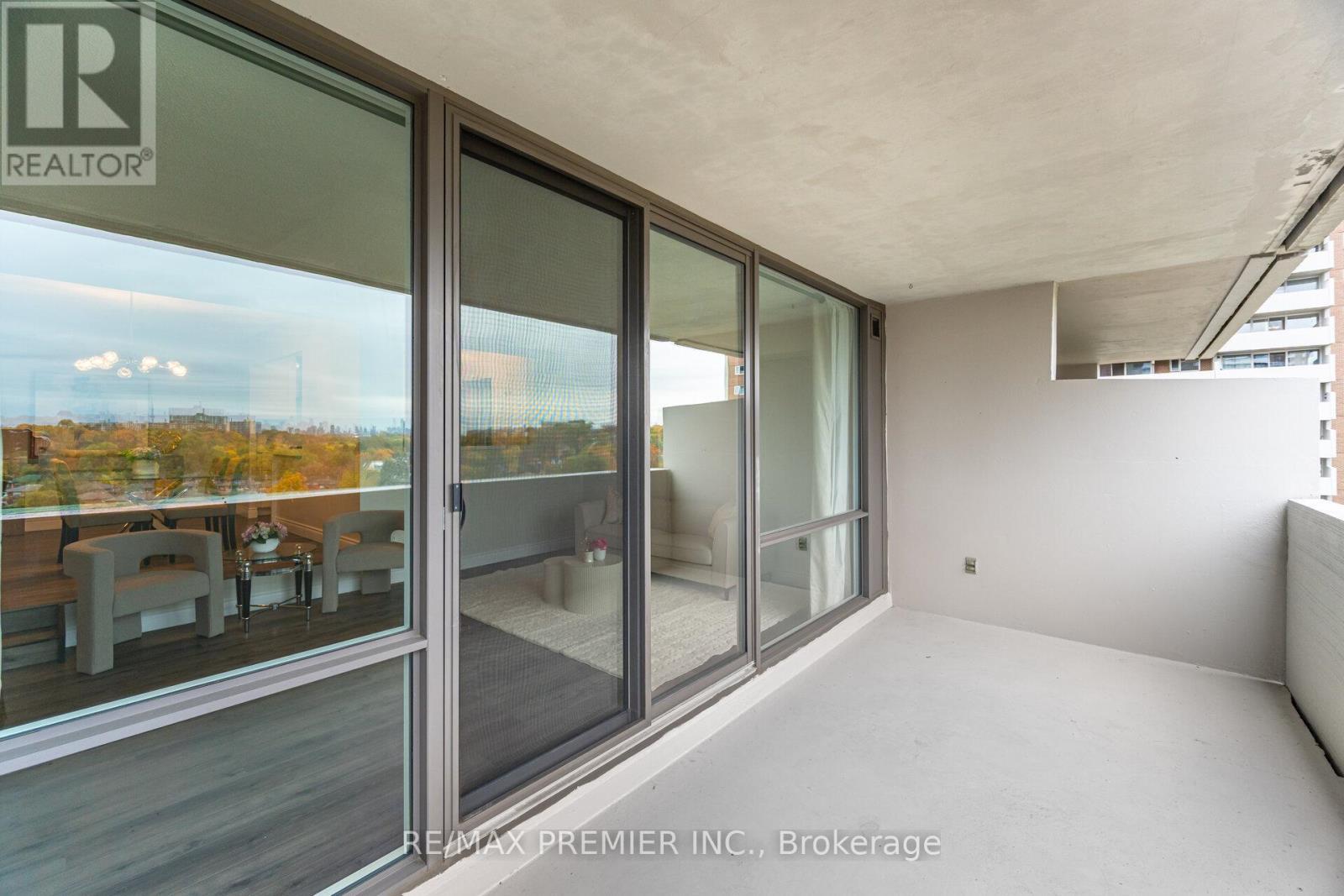 1105 - 260 Scarlett Road, Toronto, ON - Outdoor With Balcony With Exterior