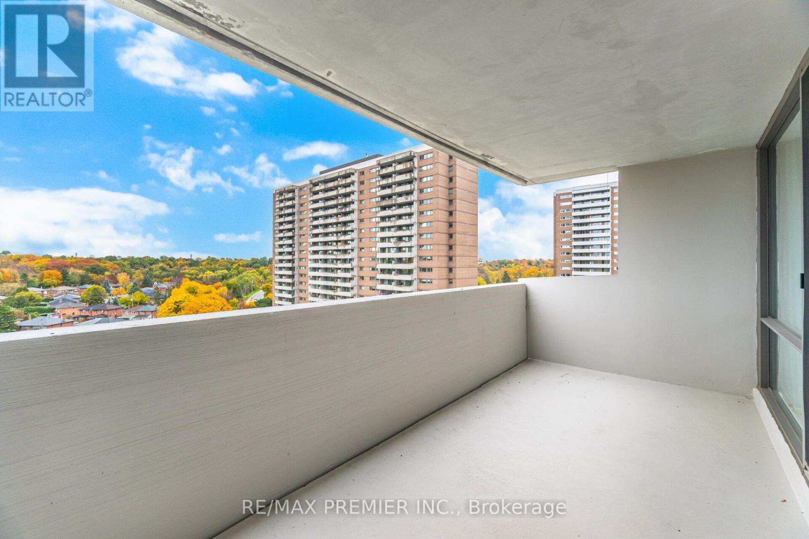 1105 - 260 Scarlett Road, Toronto, ON - Outdoor With Balcony With Exterior