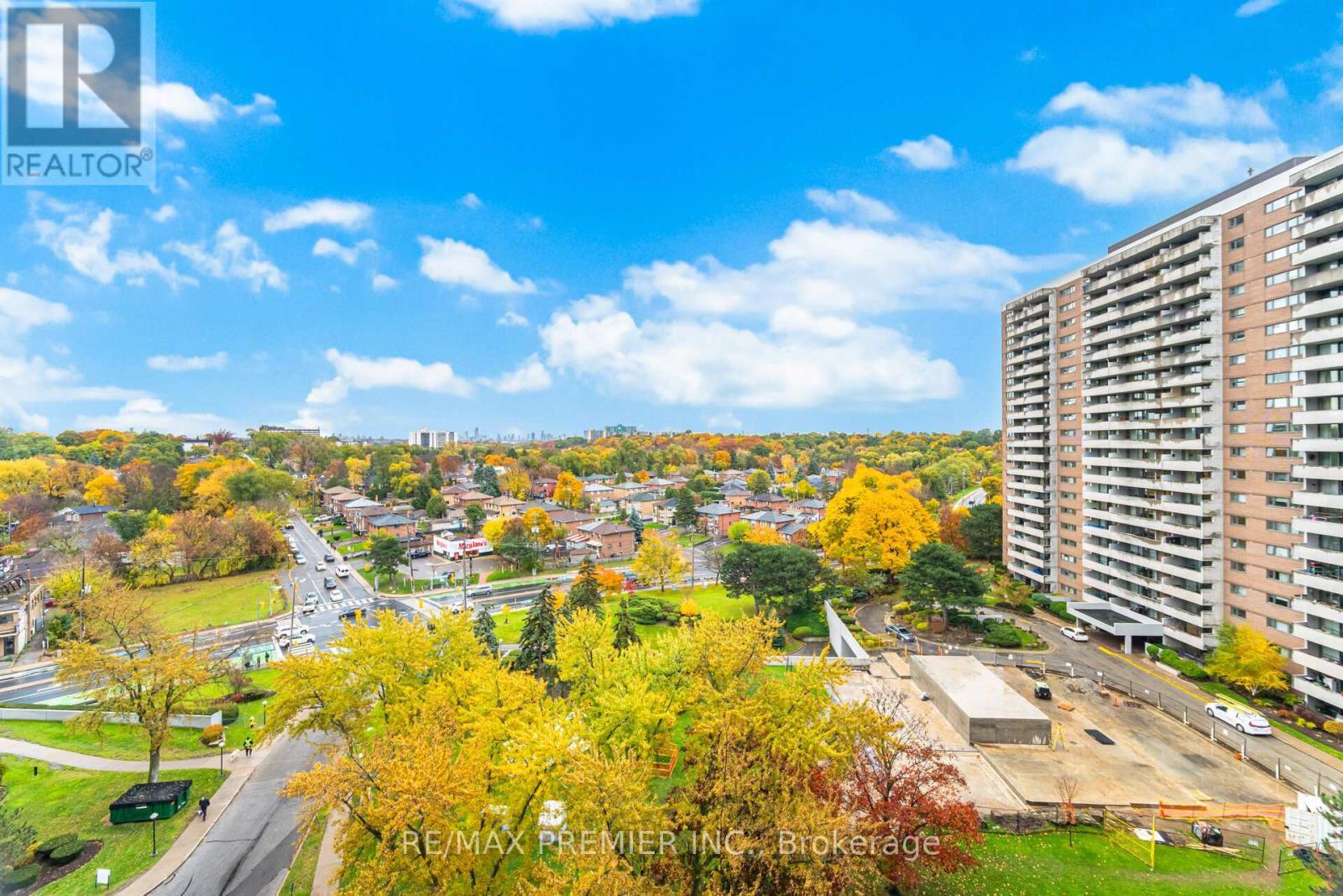 1105 - 260 Scarlett Road, Toronto, ON - Outdoor With View