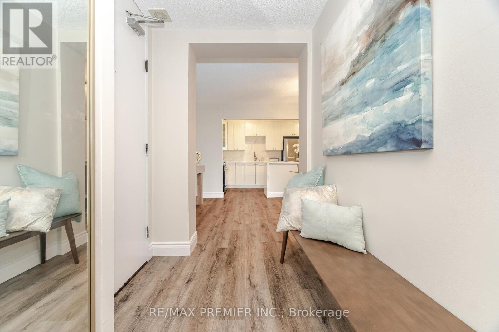 1105 - 260 Scarlett Road, Toronto, ON - Indoor Photo Showing Other Room