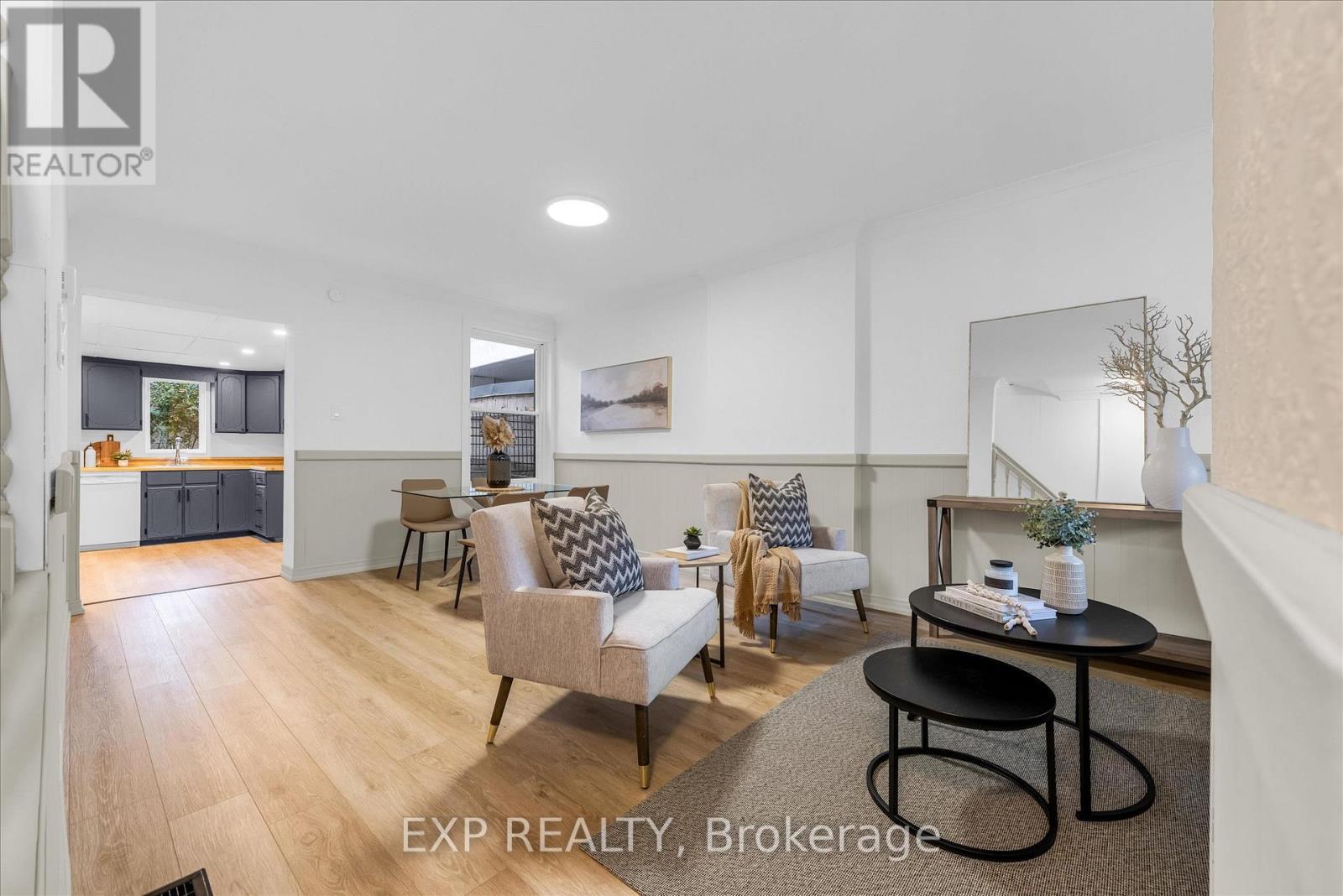 11 Ford Street, Hamilton, ON - Indoor