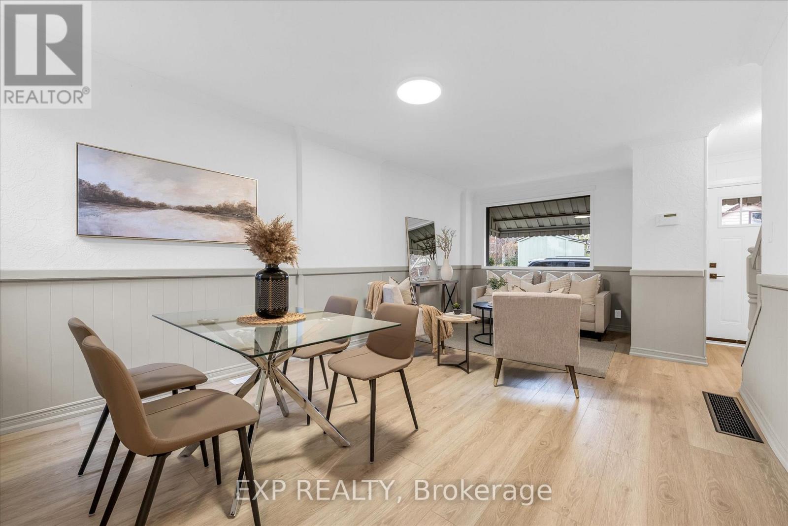 11 Ford Street, Hamilton, ON - Indoor Photo Showing Dining Room
