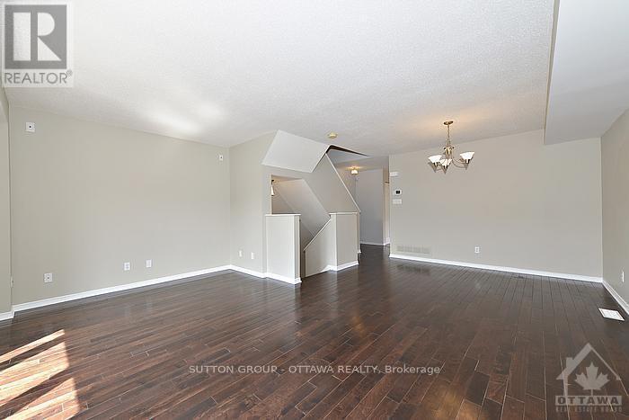 17 Glenhaven Private, Ottawa, ON