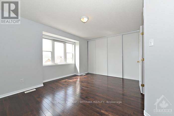 17 Glenhaven Private, Ottawa, ON