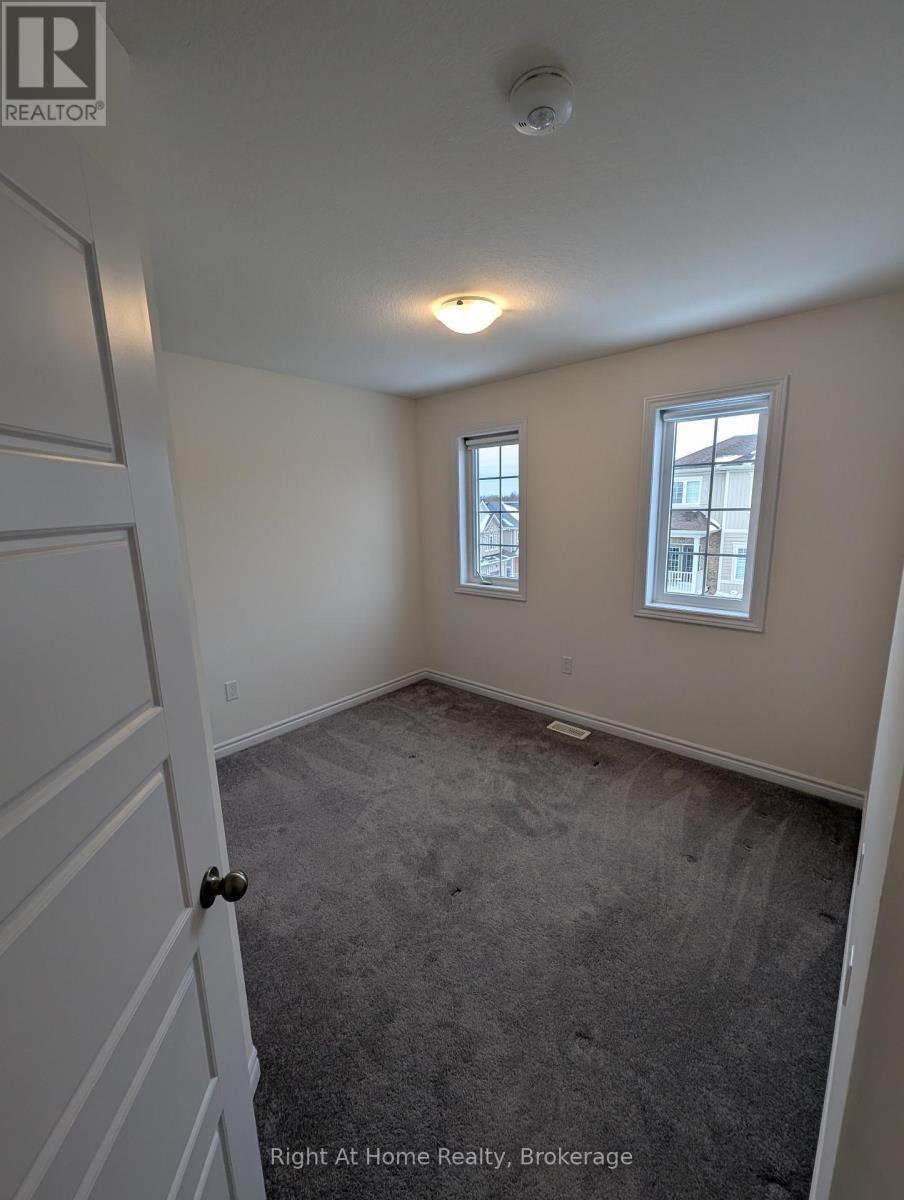17 Roseberry Lane, Kitchener, ON - Indoor Photo Showing Other Room