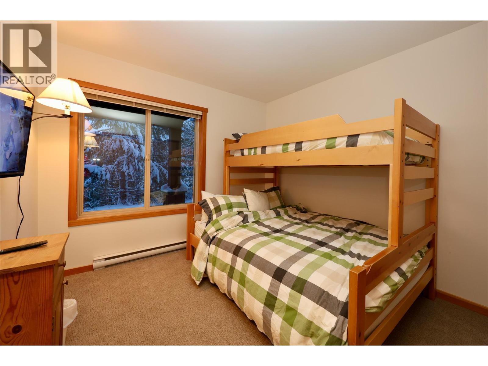 1336 Palliser Trail Unit# 9, Golden, BC - Indoor Photo Showing Bedroom