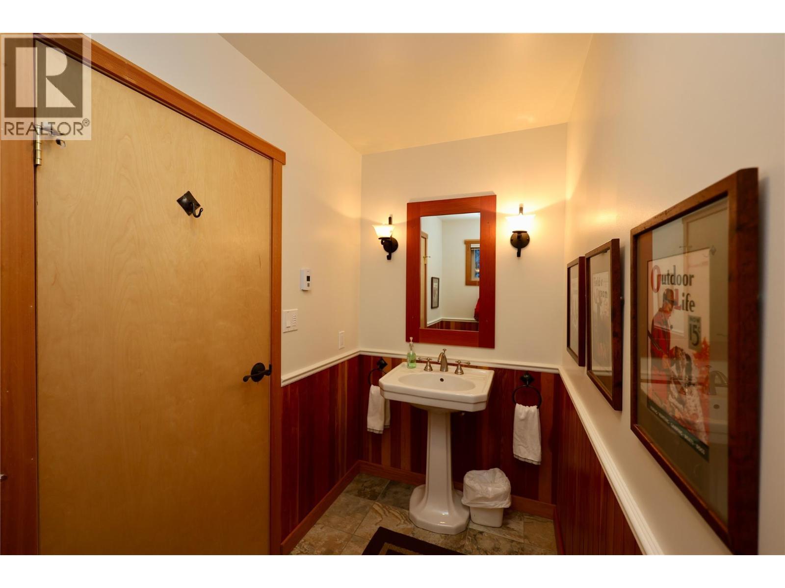 1336 Palliser Trail Unit# 9, Golden, BC - Indoor Photo Showing Bathroom