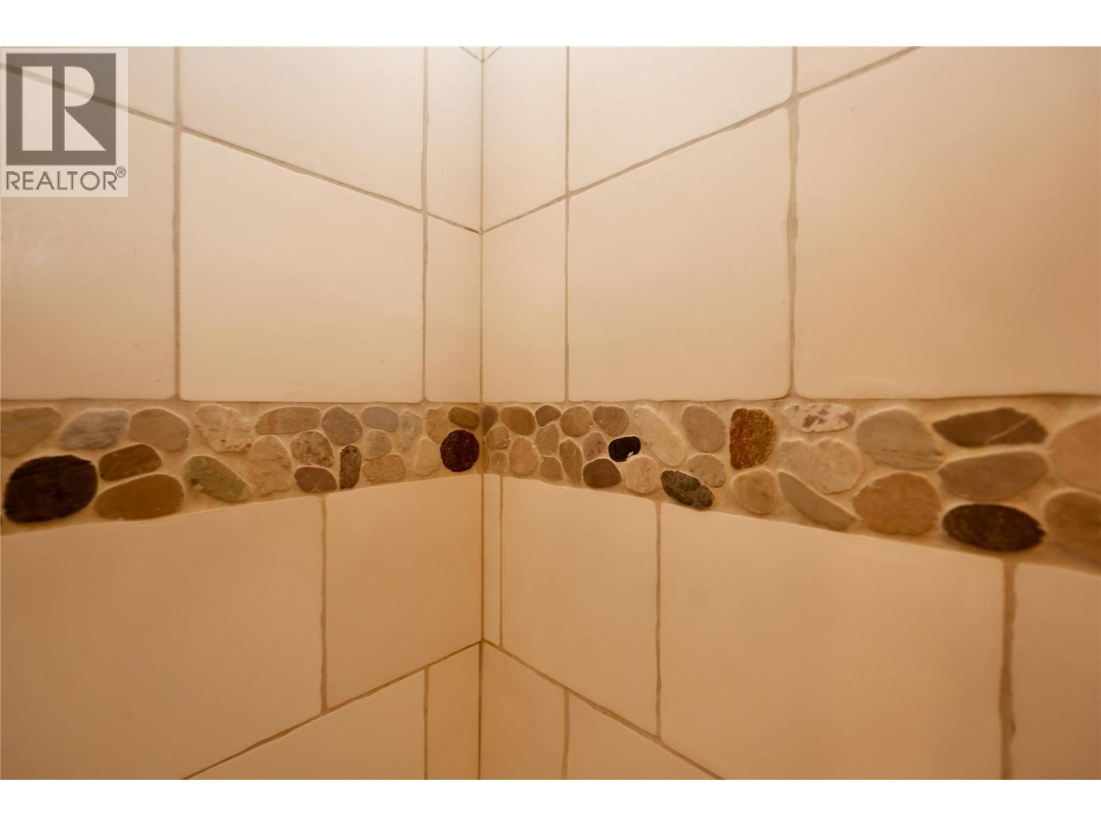 1336 Palliser Trail Unit# 9, Golden, BC - Indoor Photo Showing Bathroom