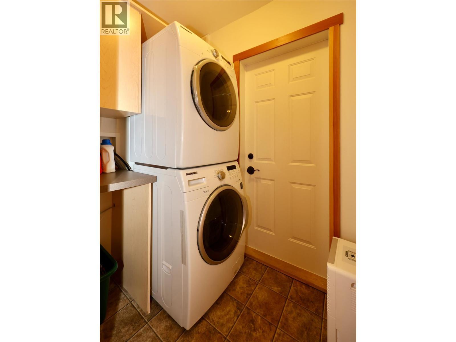 1336 Palliser Trail Unit# 9, Golden, BC - Indoor Photo Showing Laundry Room