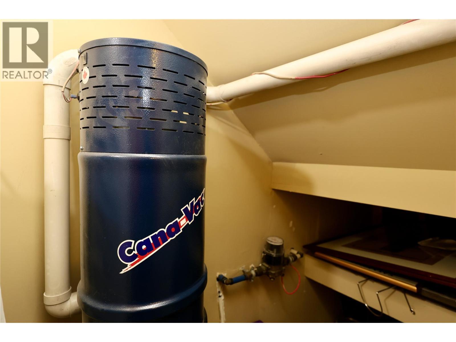 1336 Palliser Trail Unit# 9, Golden, BC - Indoor