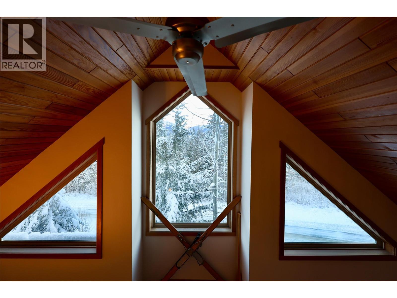 1336 Palliser Trail Unit# 9, Golden, BC - Indoor Photo Showing Other Room