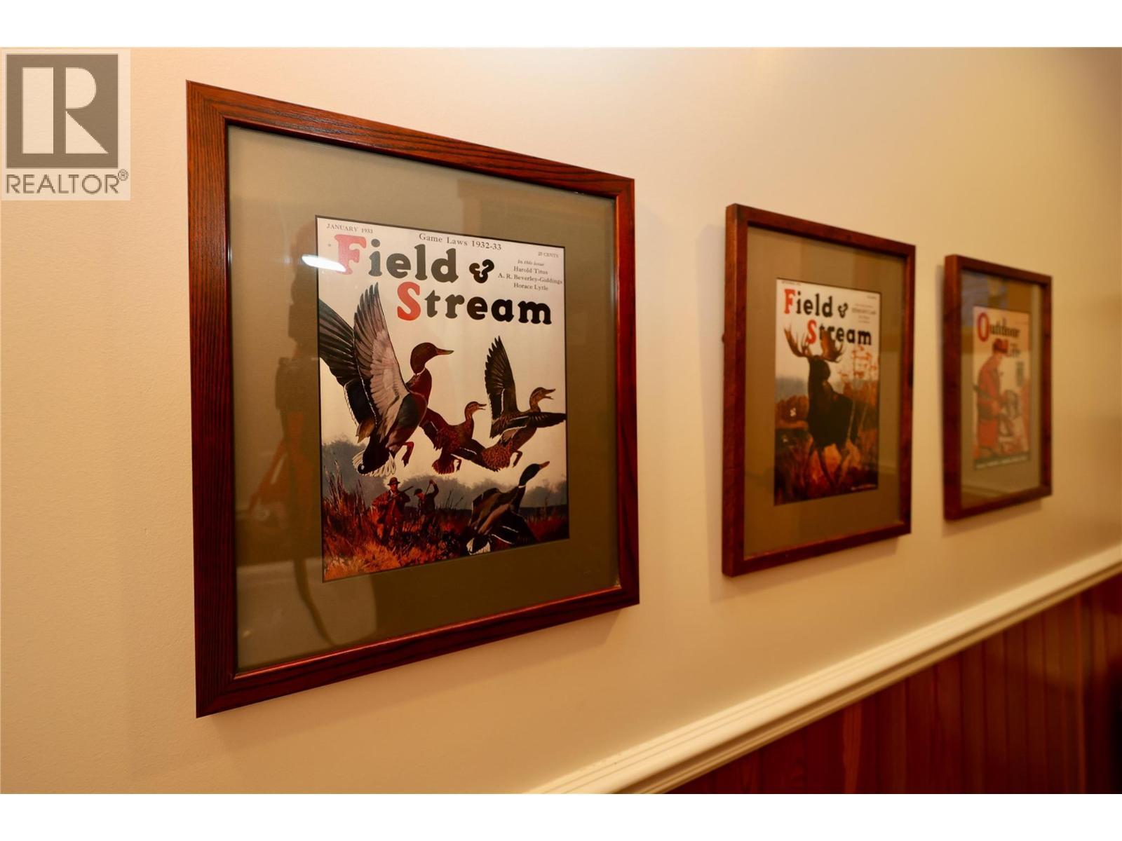 1336 Palliser Trail Unit# 9, Golden, BC - Indoor Photo Showing Other Room