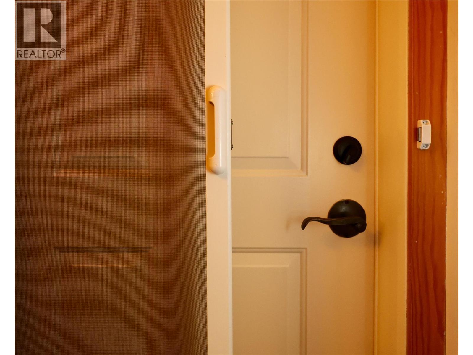 1336 Palliser Trail Unit# 9, Golden, BC - Indoor Photo Showing Other Room