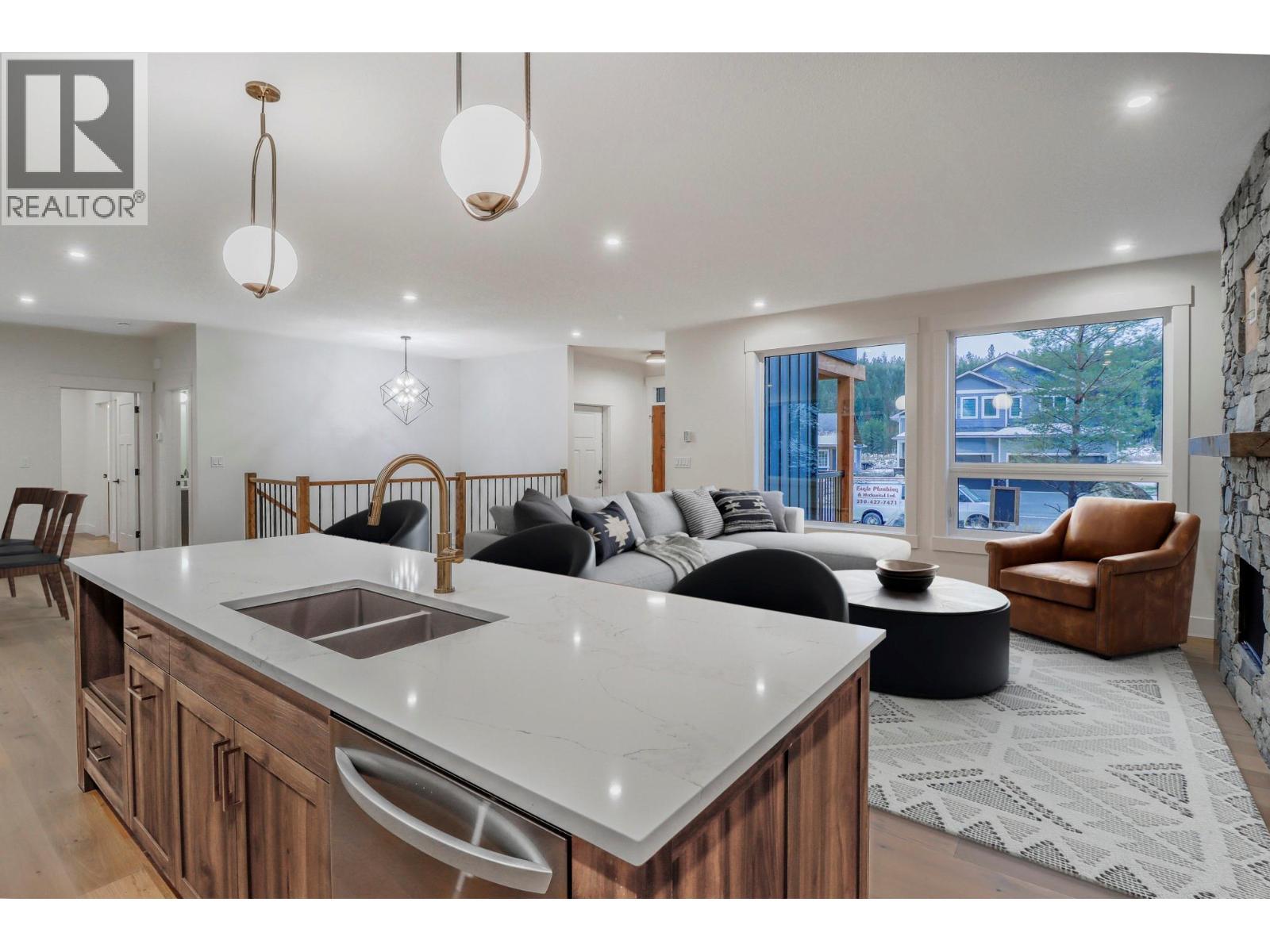 136 Shadow Mountain Boulevard, Cranbrook, BC - Indoor Photo Showing Other Room