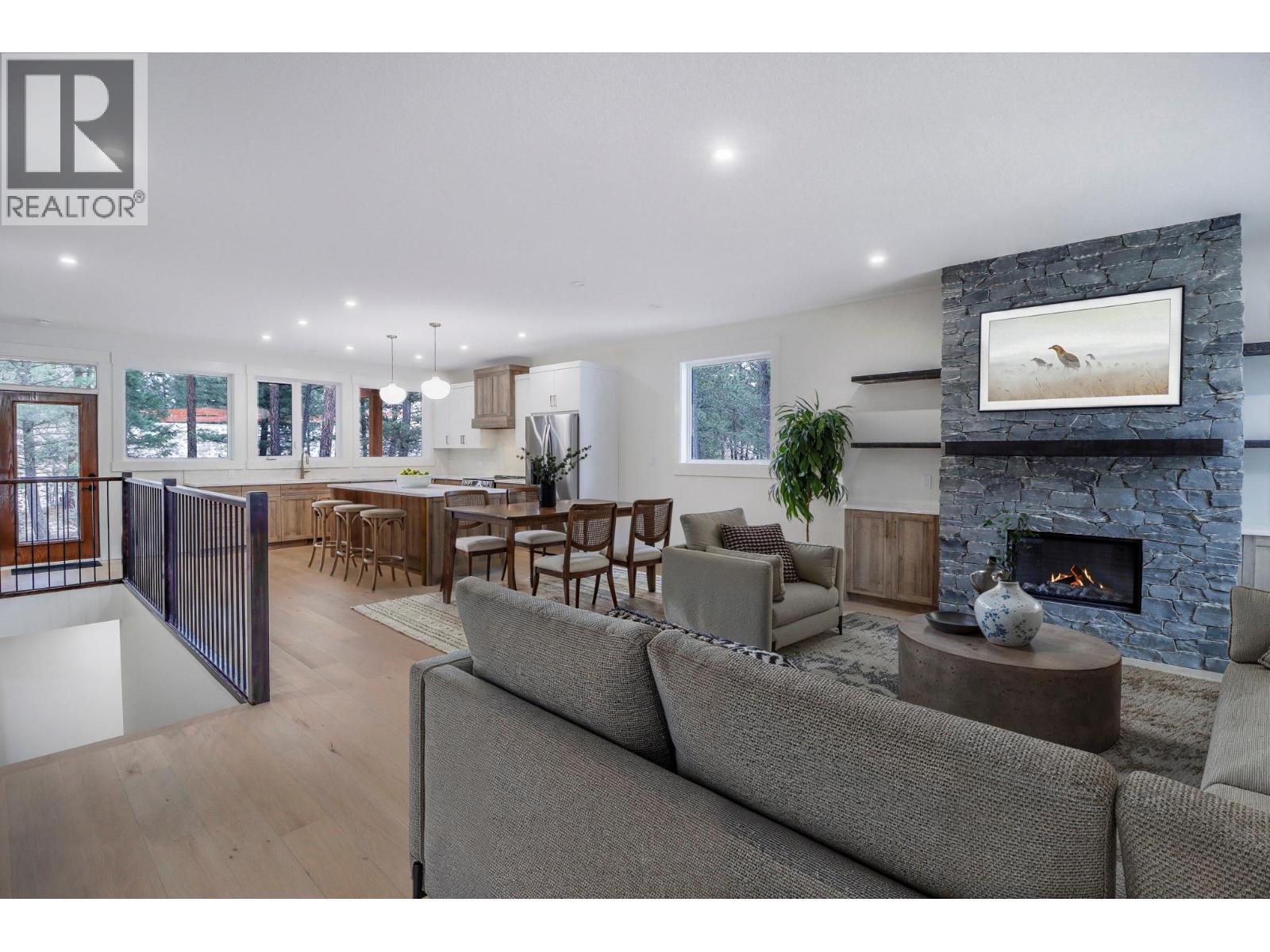 128 Shadow Mountain Boulevard, Cranbrook, BC - Indoor Photo Showing Other Room