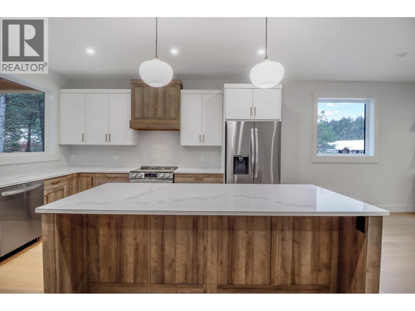 128 Shadow Mountain Boulevard, Cranbrook, BC - Indoor Photo Showing Other Room