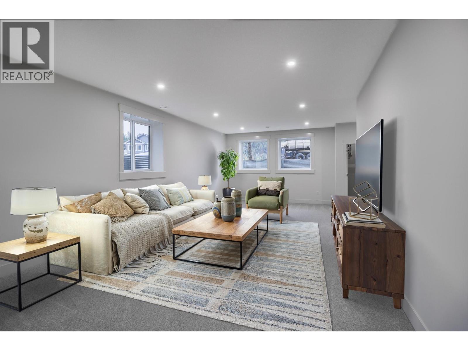 2 of 2 basement bedrooms - 128 Shadow Mountain Boulevard, Cranbrook, BC - Indoor Photo Showing Bedroom