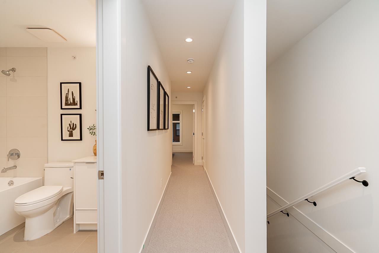 107 5330 198 Street, Langley, BC - Indoor Photo Showing Bathroom