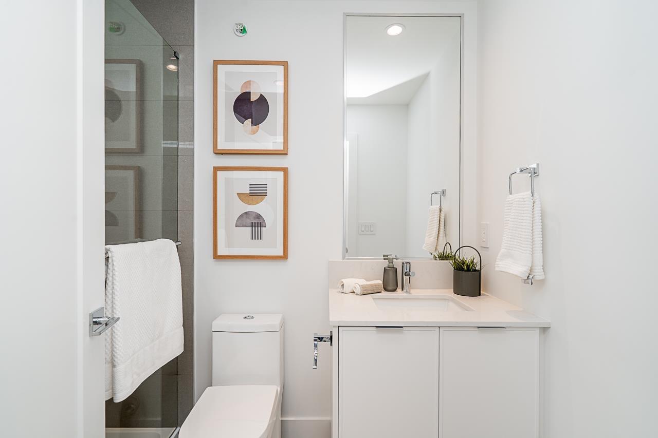 107 5330 198 Street, Langley, BC - Indoor Photo Showing Bathroom