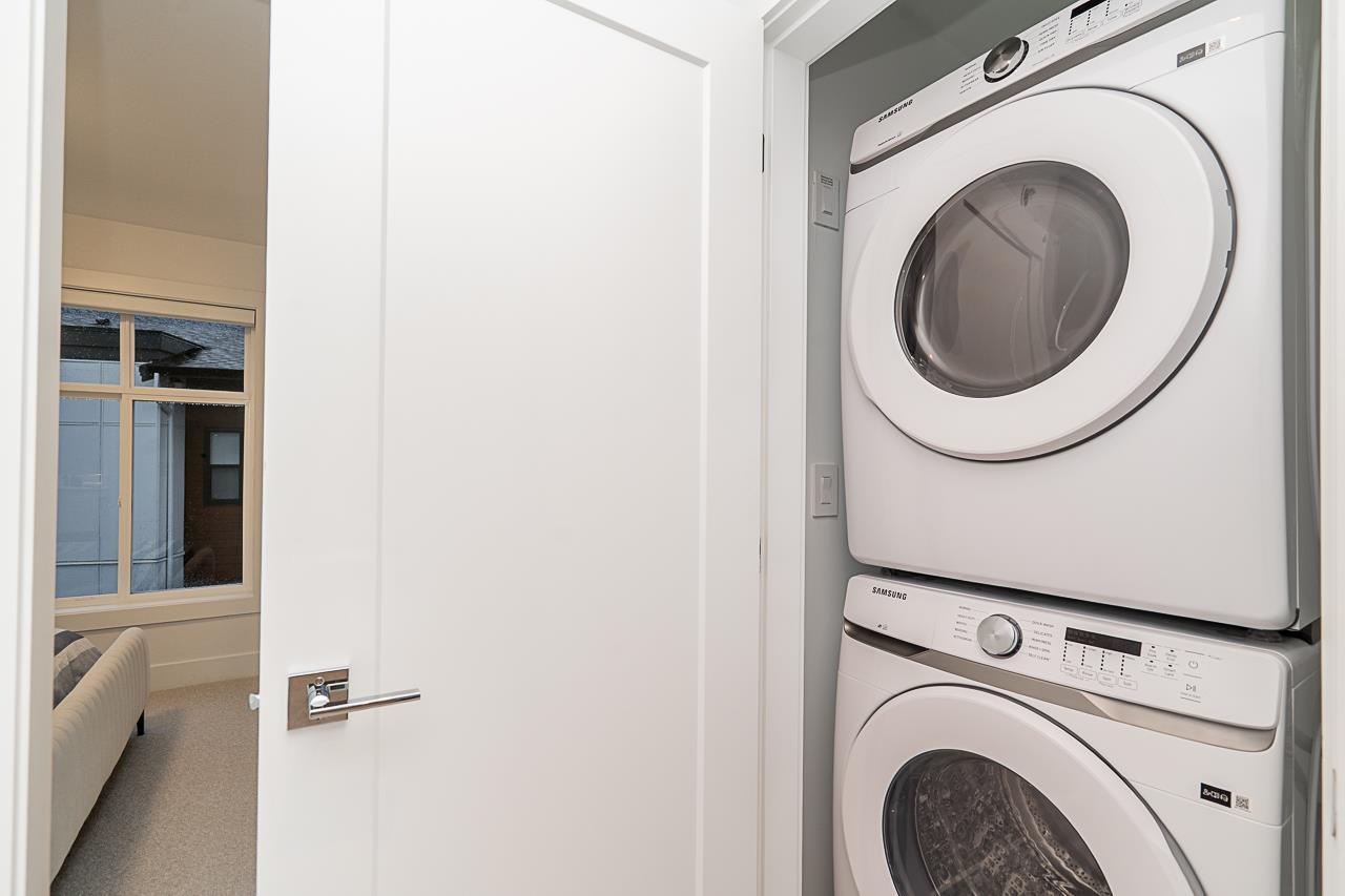 107 5330 198 Street, Langley, BC - Indoor Photo Showing Laundry Room