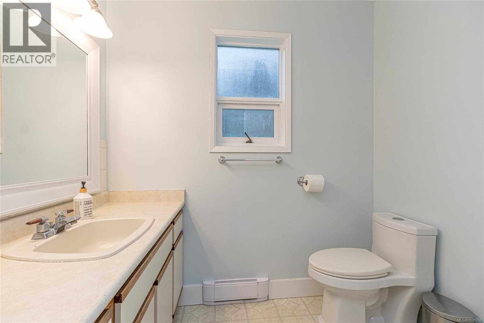 1850 Delanice Way, Nanoose Bay, BC - Indoor Photo Showing Bathroom