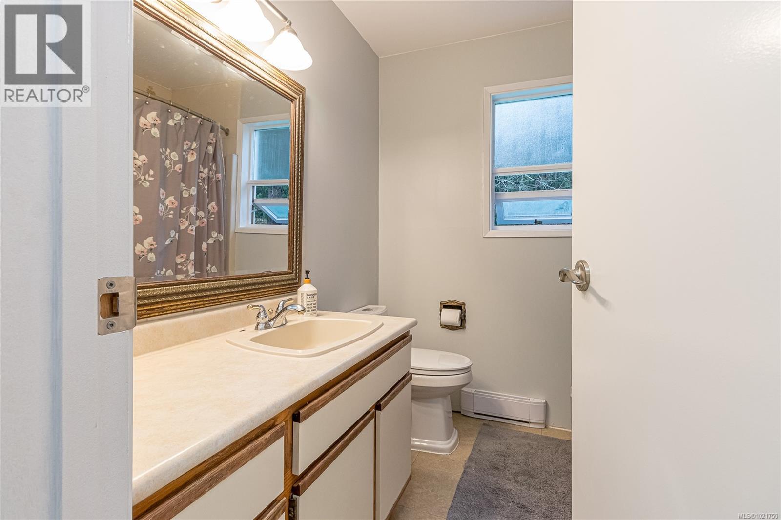 1850 Delanice Way, Nanoose Bay, BC - Indoor Photo Showing Bathroom