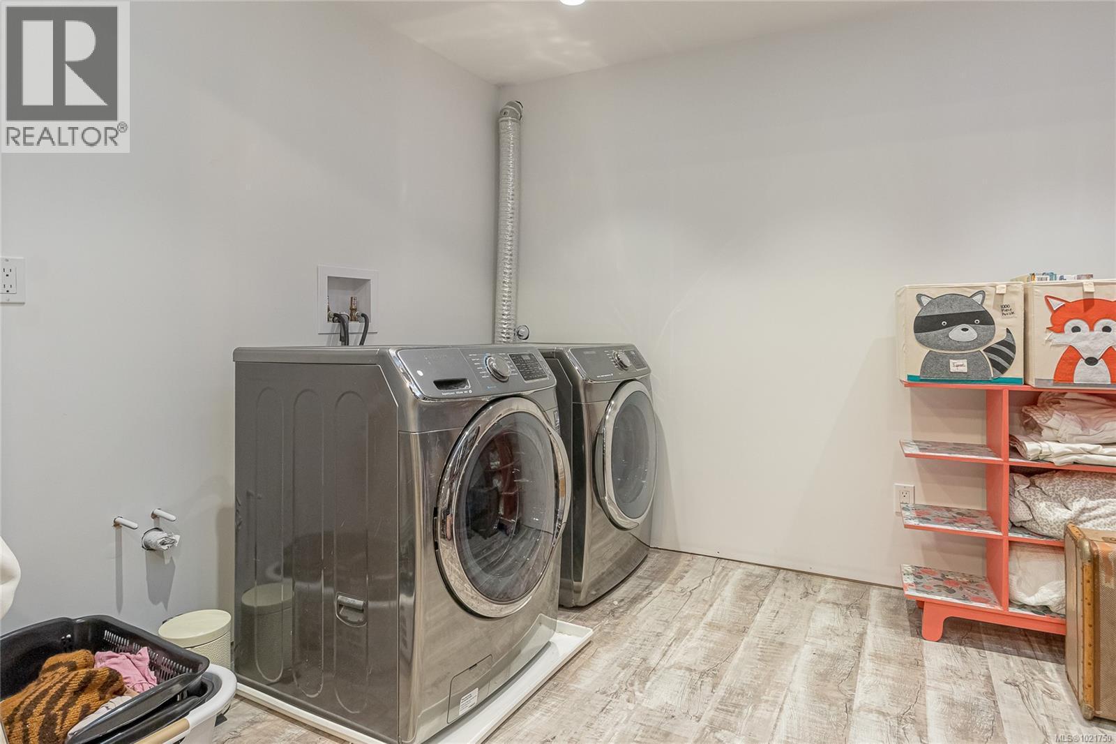 1850 Delanice Way, Nanoose Bay, BC - Indoor Photo Showing Laundry Room