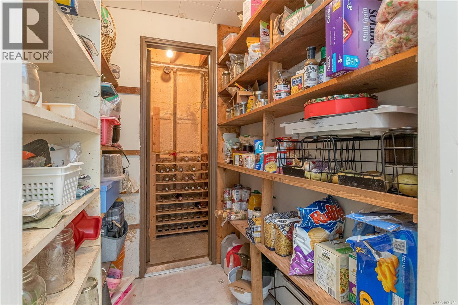 1850 Delanice Way, Nanoose Bay, BC - Indoor With Storage