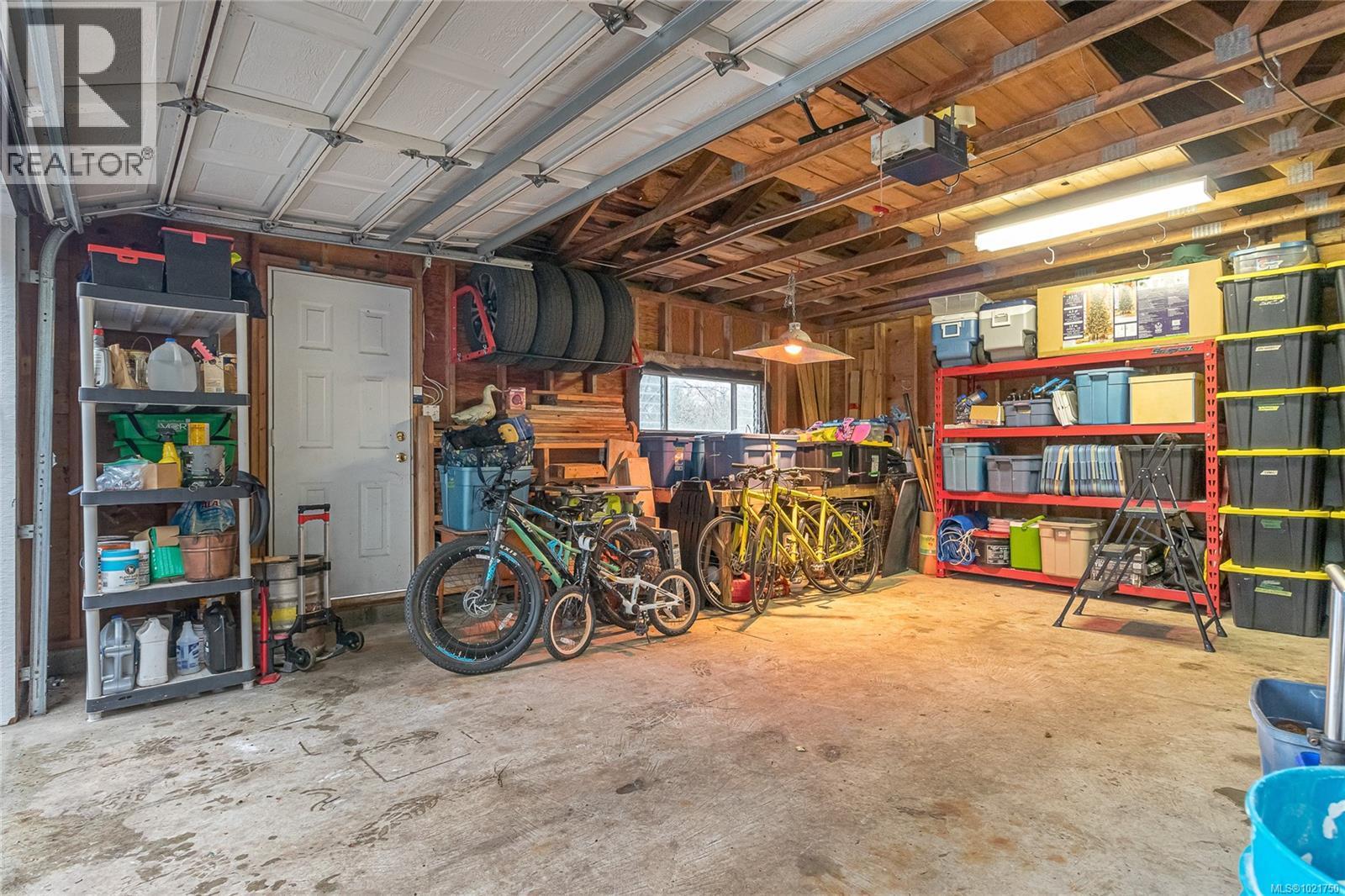 1850 Delanice Way, Nanoose Bay, BC - Indoor Photo Showing Other Room