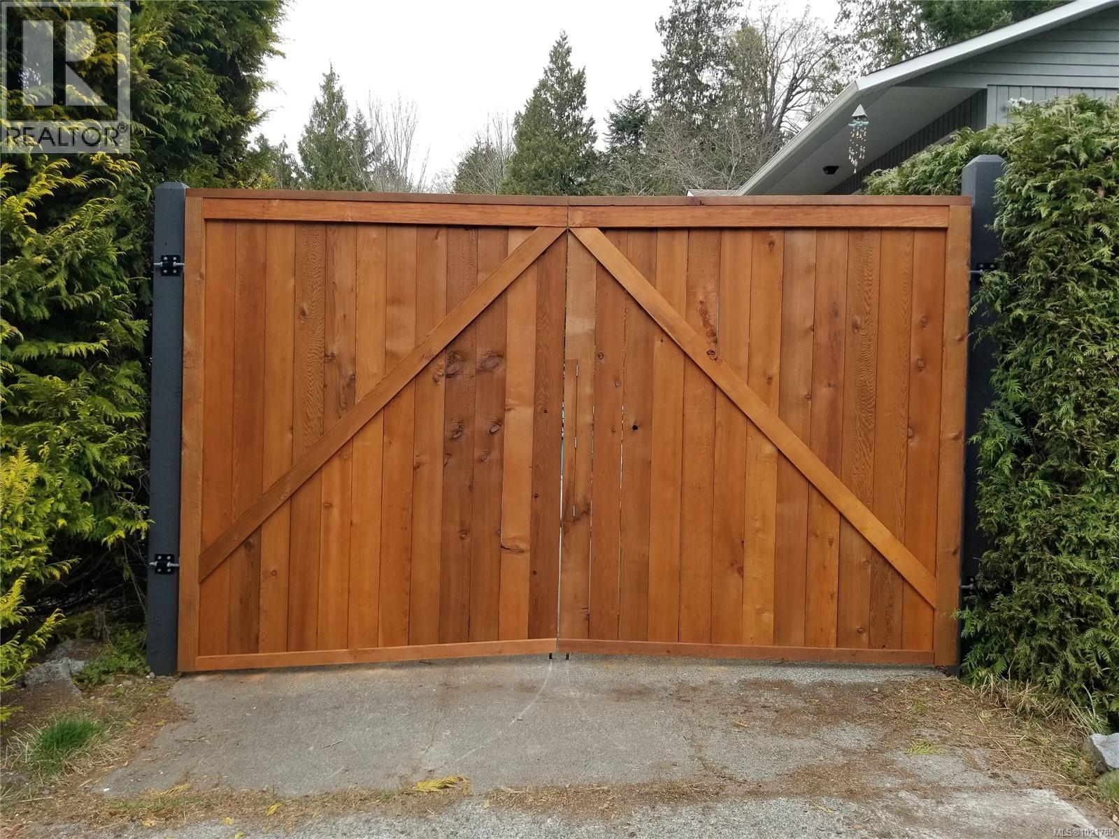 1850 Delanice Way, Nanoose Bay, BC - Outdoor