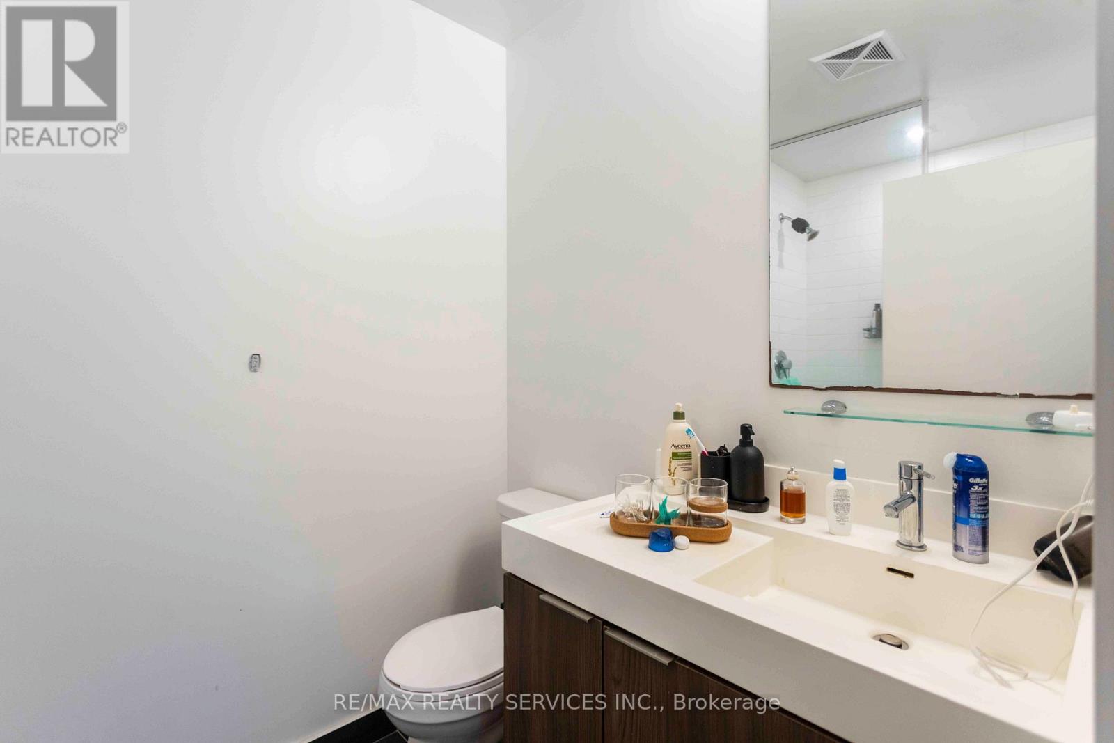 403 - 20 Tubman Avenue, Toronto, ON - Indoor Photo Showing Bathroom