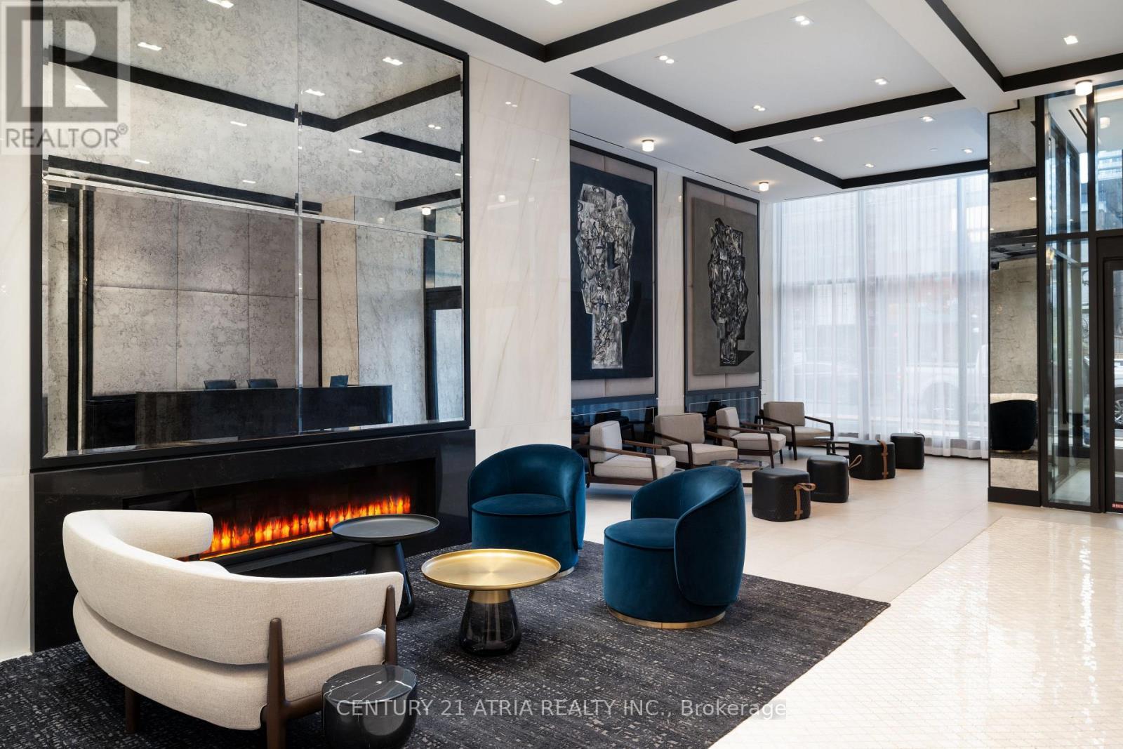 2501 - 8 Wellesley Street W, Toronto, ON - Indoor Photo Showing Other Room