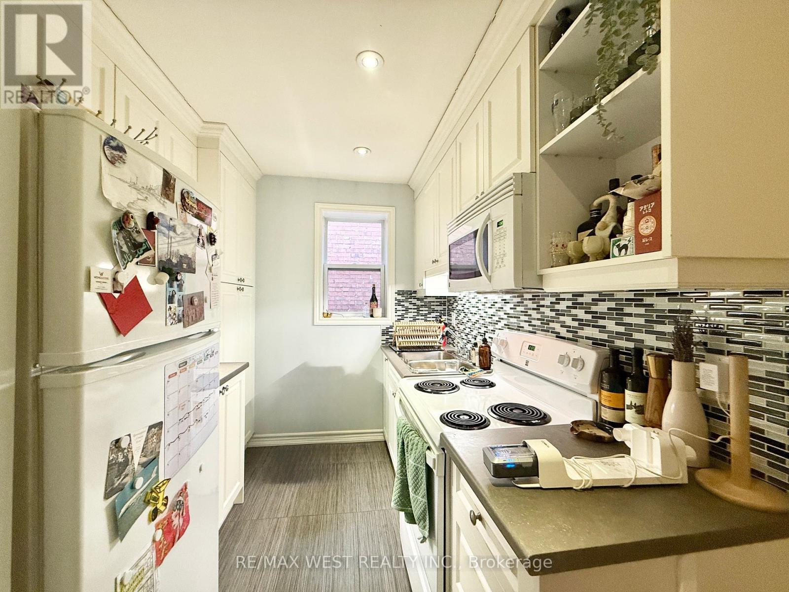 D - 132 Avenue Road, Toronto, ON