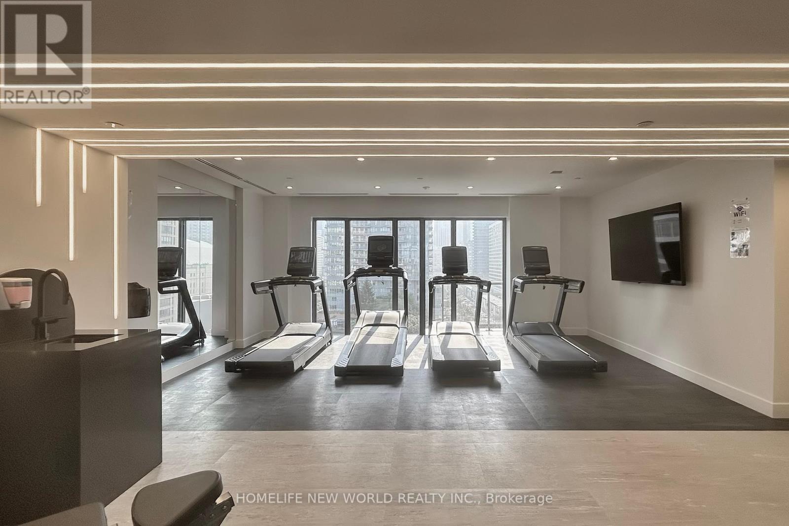 1004 - 308 Jarvis Street, Toronto, ON - Indoor Photo Showing Gym Room