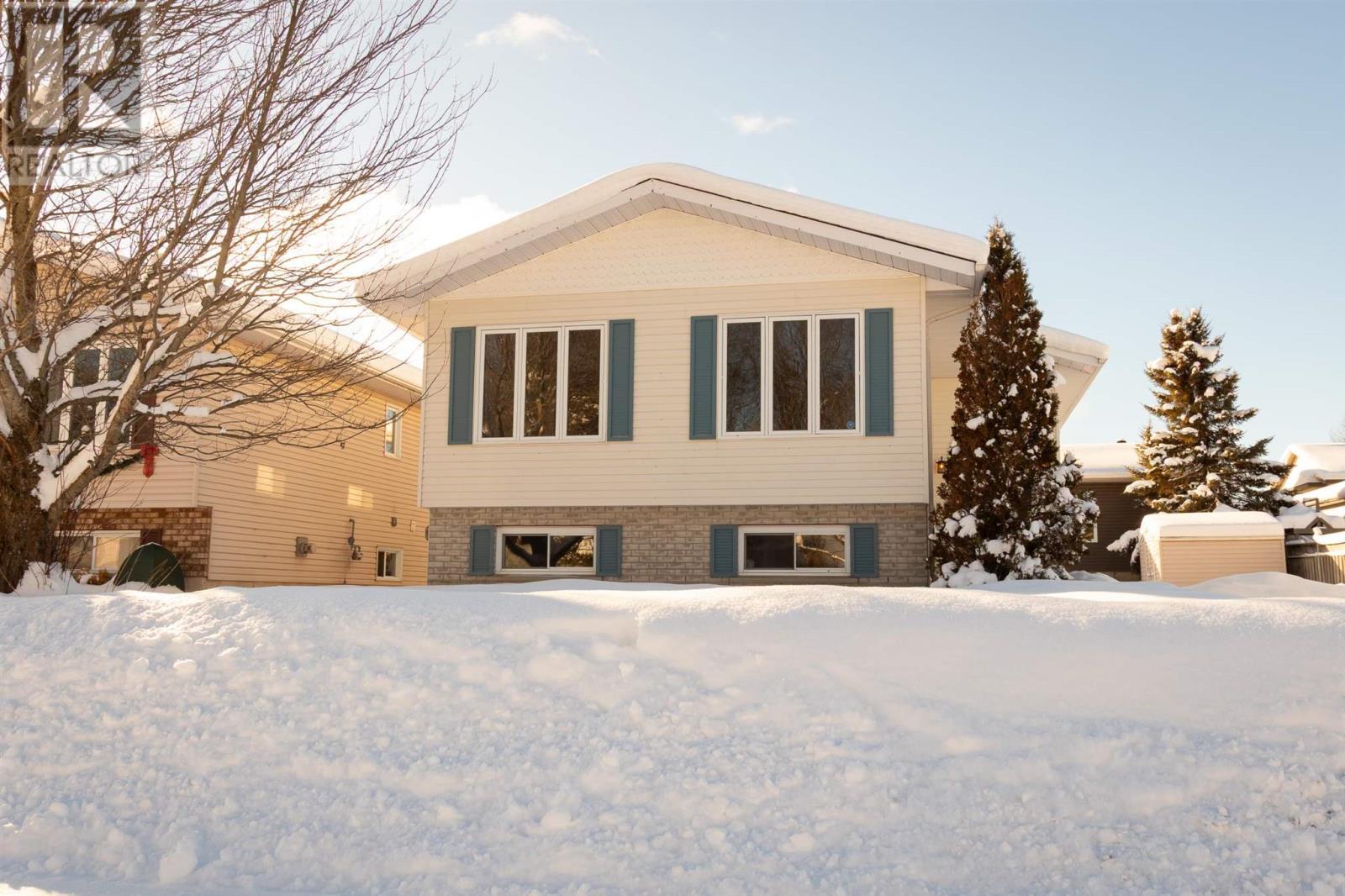 61 Muriel Dr, Sault Ste. Marie, ON - Outdoor