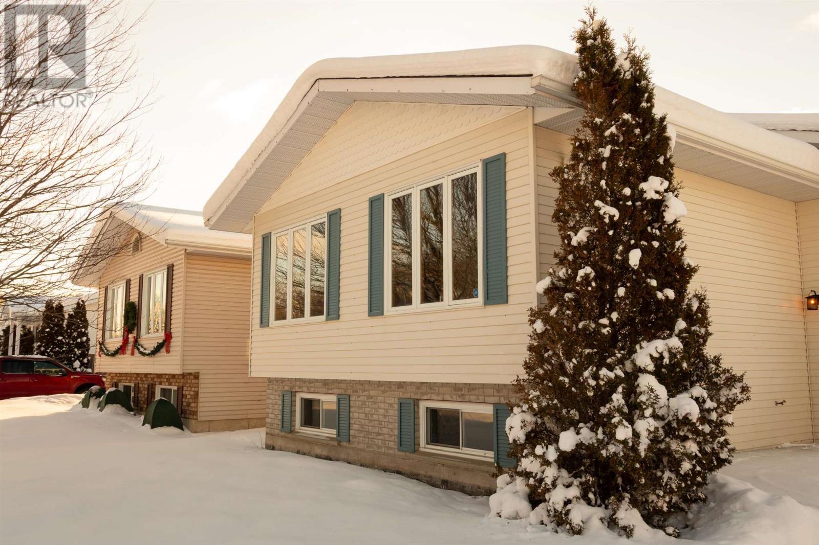 61 Muriel Dr, Sault Ste. Marie, ON - Outdoor