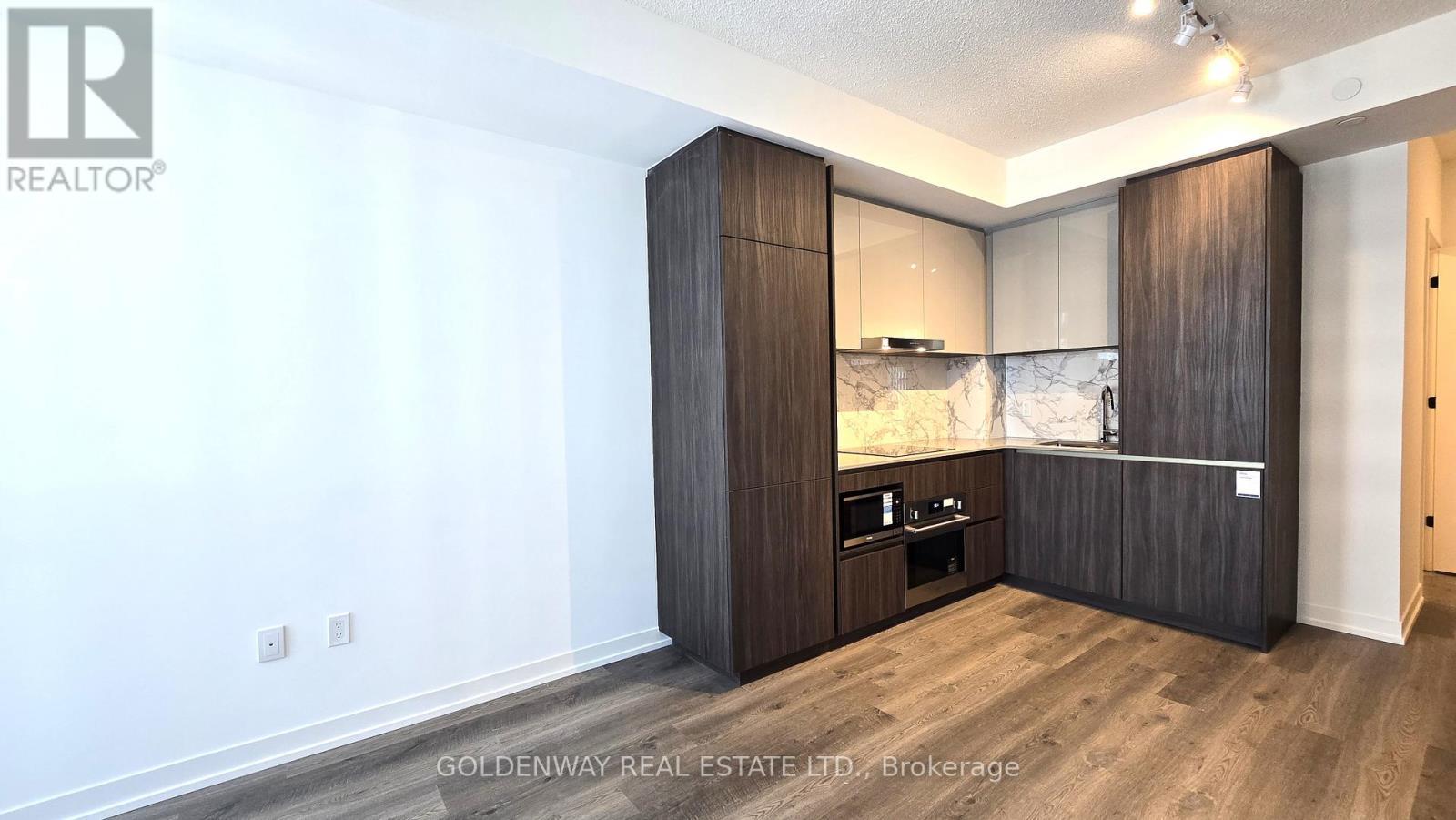 4515 - 8 Interchange Way, Vaughan, ON - Indoor