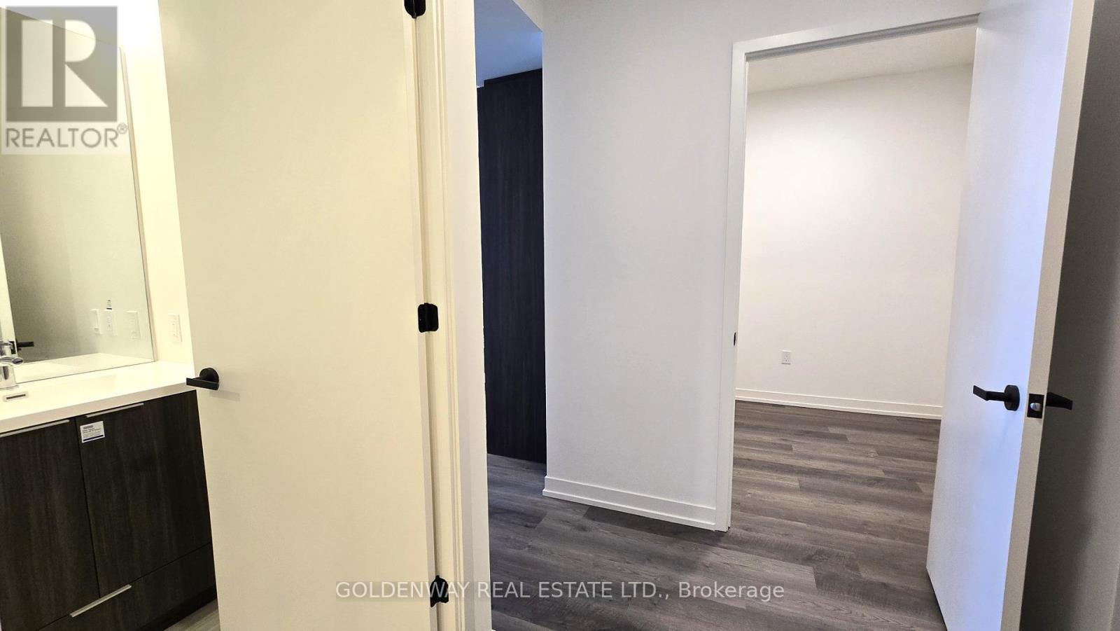 4515 - 8 Interchange Way, Vaughan, ON - Indoor