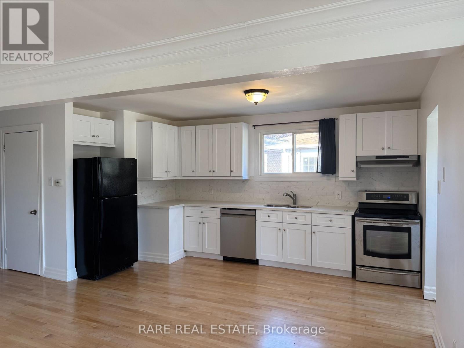 37 Ondrey Street, Bradford West Gwillimbury, ON - Indoor Photo Showing Kitchen