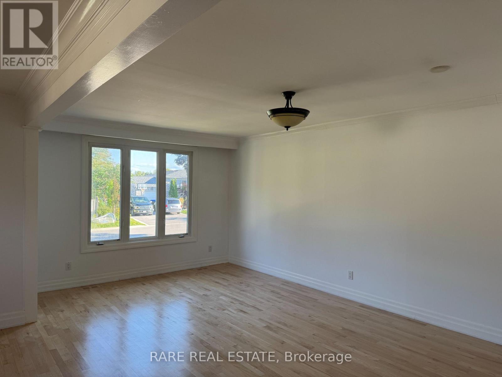 37 Ondrey Street, Bradford West Gwillimbury, ON - Indoor Photo Showing Other Room