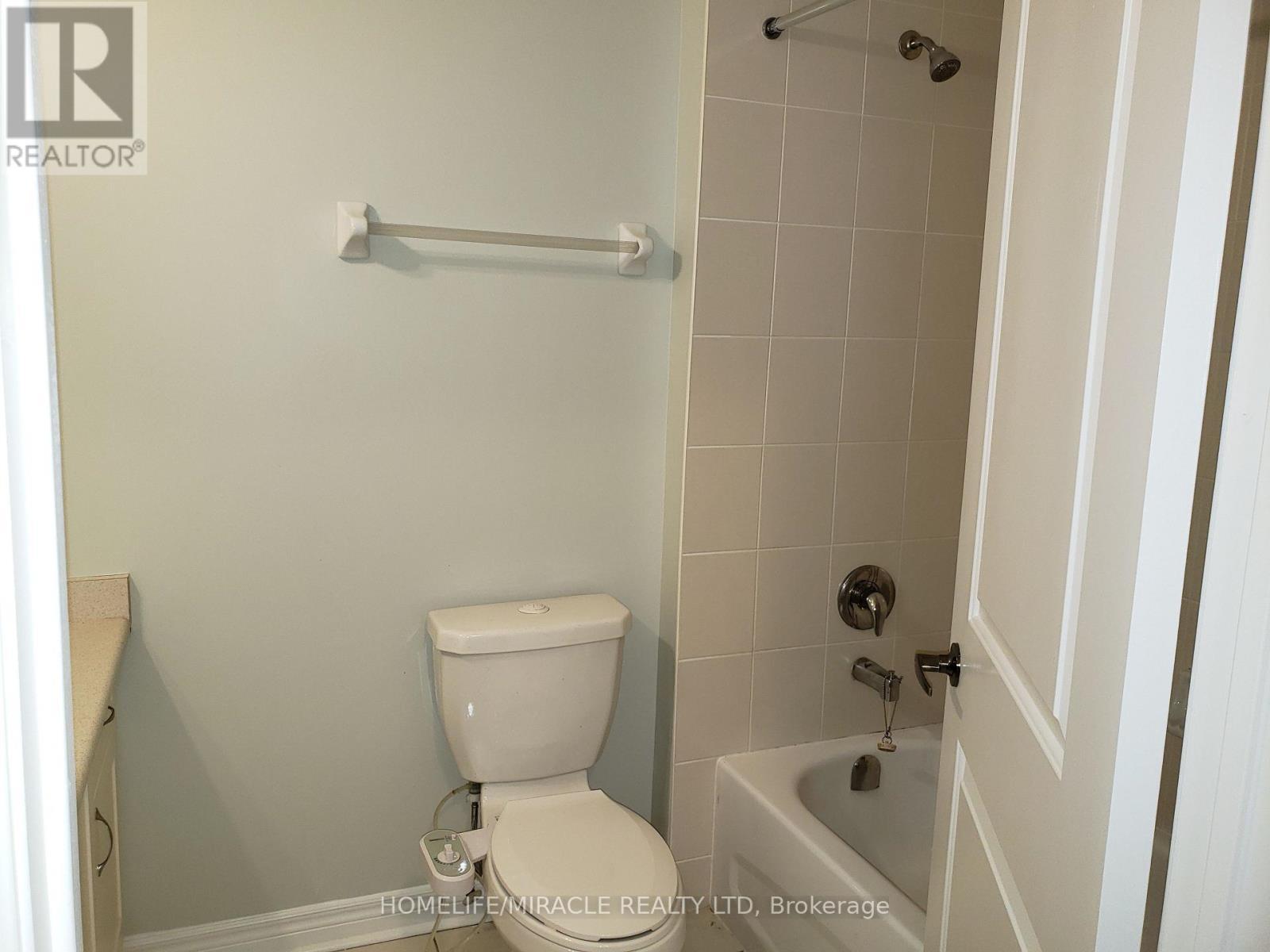103 - 7400 Markham Road, Markham, ON - Indoor Photo Showing Bathroom